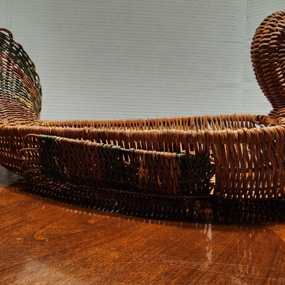 Woven Wicker Tricolor FAN TAIL Turkey Shape Basket Centerpiece Thanksgiving - Picture 6 of 12
